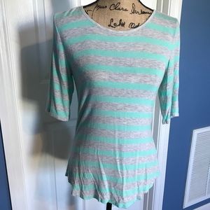 Quarter length t-shirt top